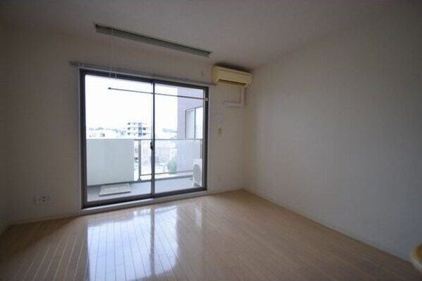 ヴィアーレ広瀬の物件内観写真